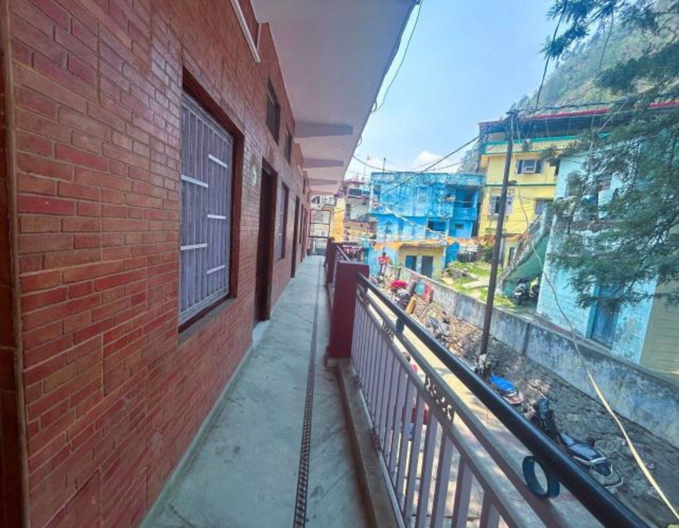 Joshi Tourist Lodge