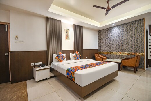 FabHotel Emerald