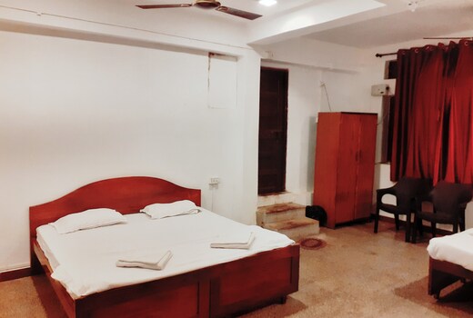 Castaad Kitchen and Stay