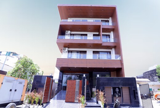 The Royal Villa