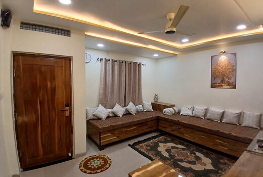ShivAOM Family Homestay