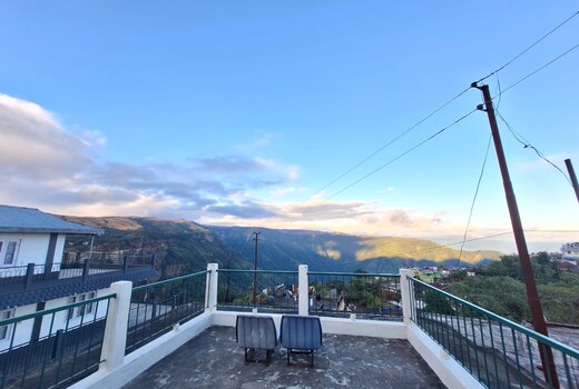 Latara Home Stay cum View Point
