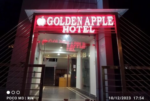 GOLDEN APPLE HOTEL