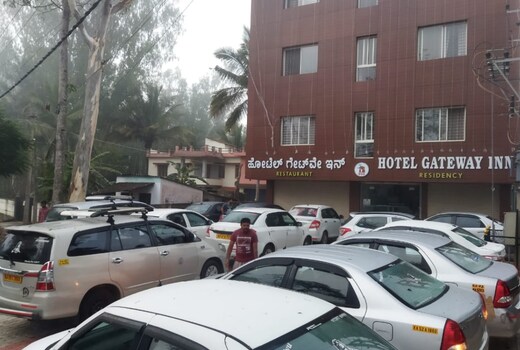 Hotel Gateway Inn