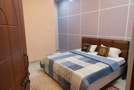 Kartikeya Guest House