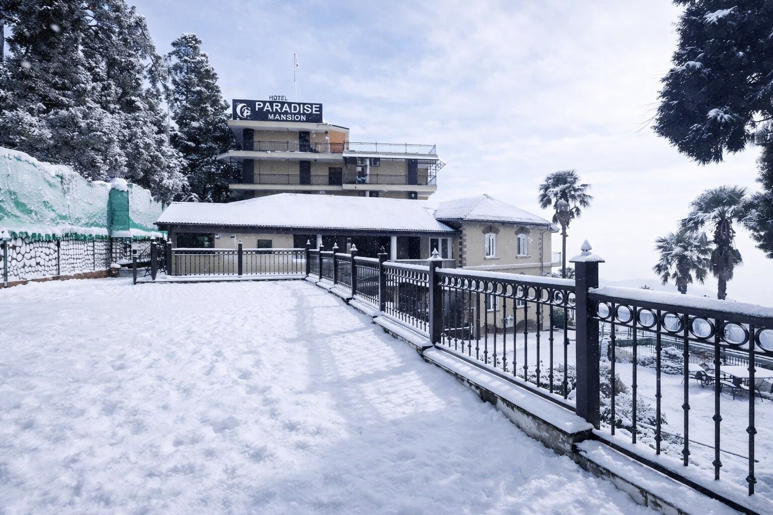 Hotel Paradise Mansion @ Mall Road (Free Onsite Parking), Mussoorie