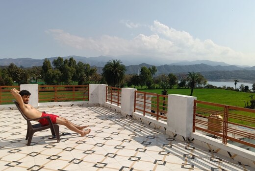 SKYLINE HOMESTAY LOUNGE