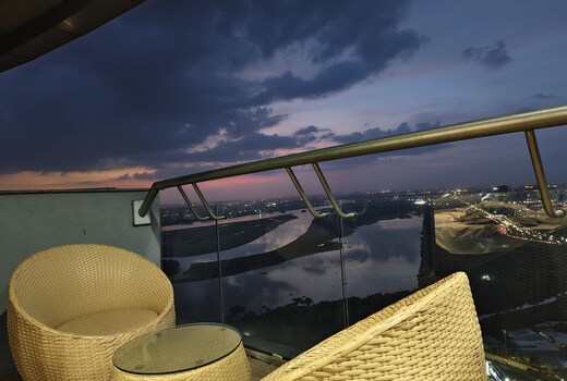 River&city view Apartment