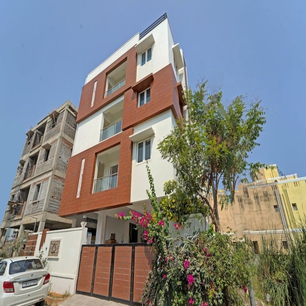 Pavis Service Apartment
