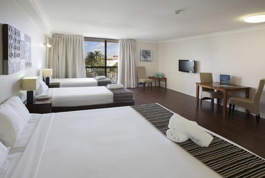 Cairns Plaza Hotel
