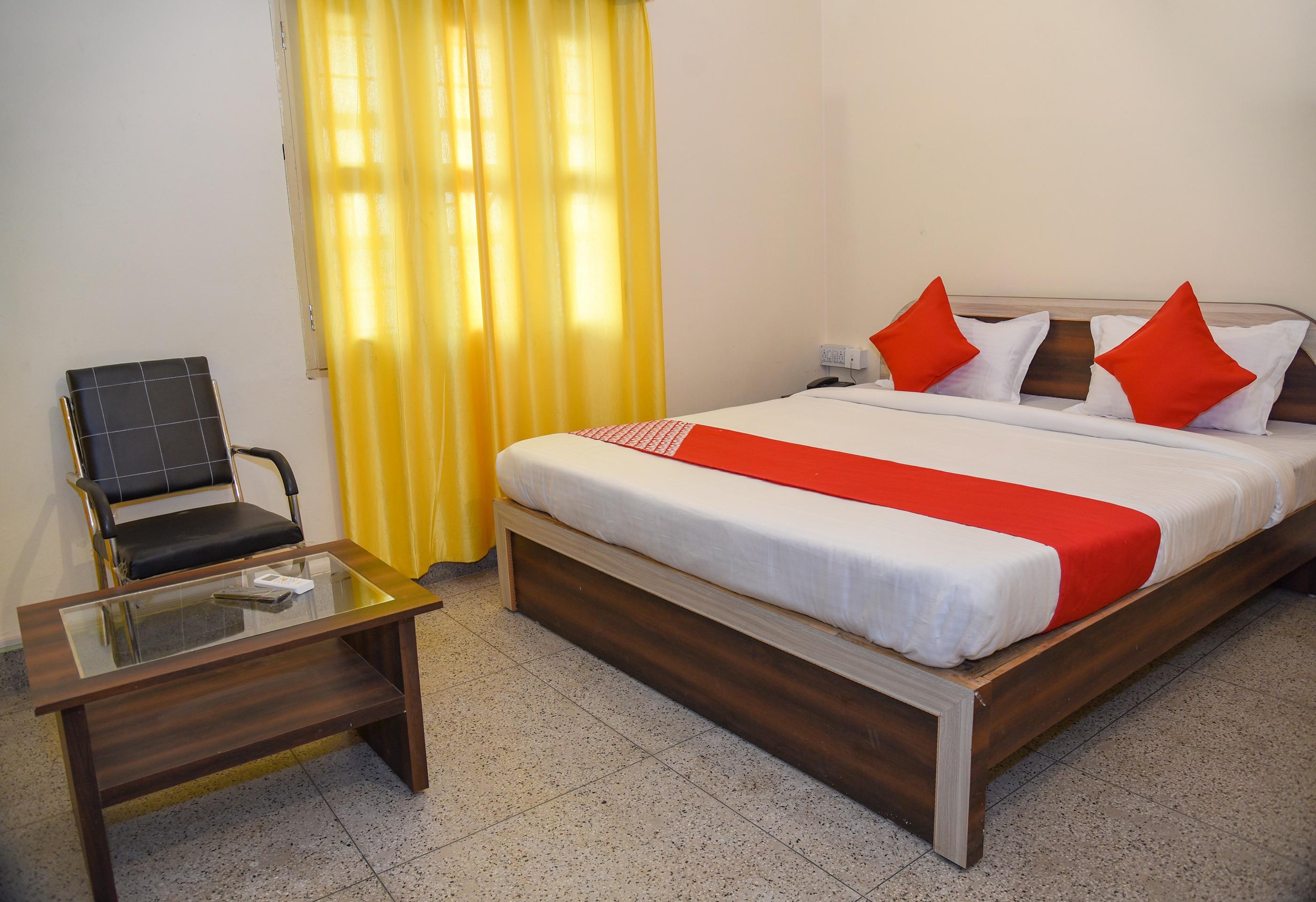 OYO Hotel Vibrant Inn