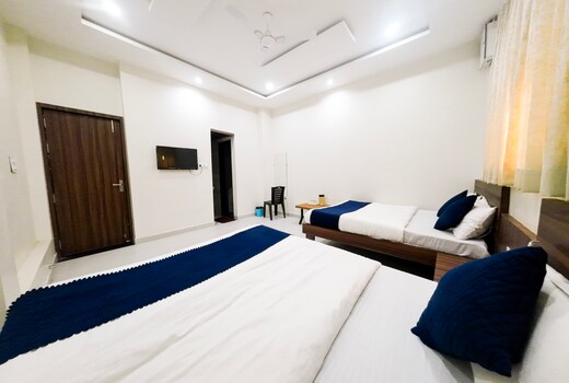 HOTEL PAVIKA PALACE