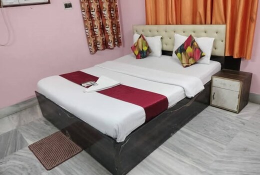 FrontviewStay near Chinar Park