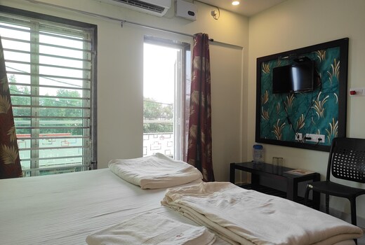 B J Hotel
