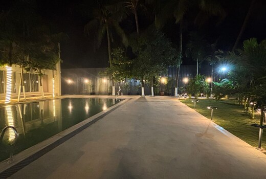 Hotel Baywatch Gorai