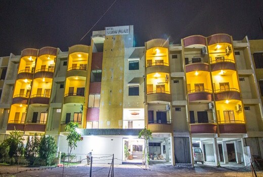 Hotel Yogi Raj Palace