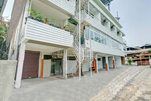 OYO Vazhakkala Residency