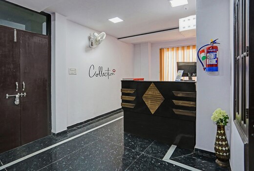 Collection O Holidays Inn and Banquet