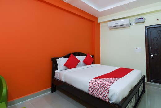 Hotel O S V Residency