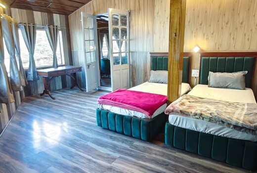 Hotel Sky Lark
