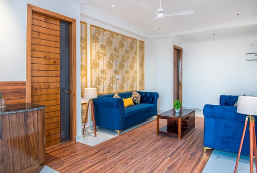 Silver Wings /Penthouse Apartment Balcony/ Terrace
