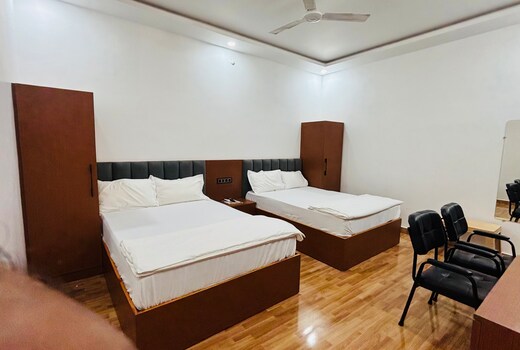 Hotel Manas