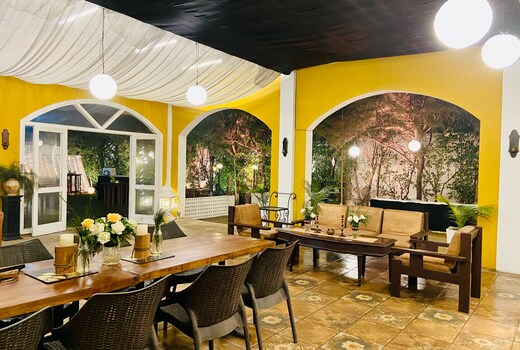 Spring Gardens farm Villa near Airport