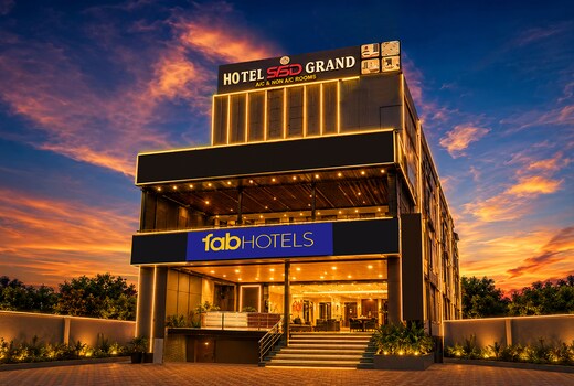 FabHotel SSD Grand
