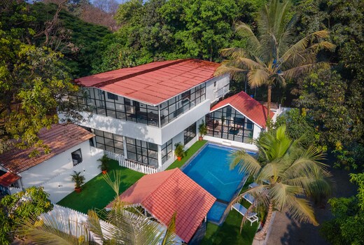 EKOSTAY - White Oak Villa