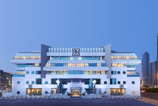 LEVA Hotel and Suites Opposite Downtown