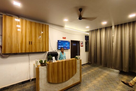 Hezitt Stays | 1KM From AIIMS Hospital