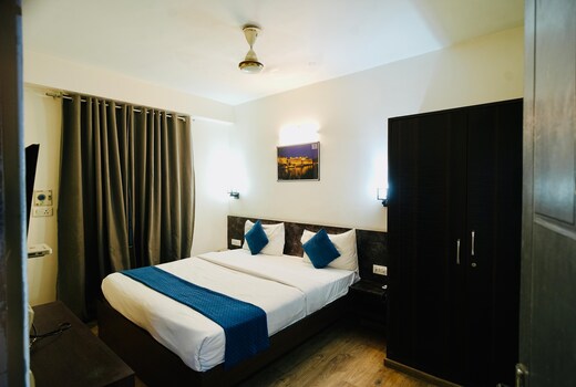 Hotel Luxurs
