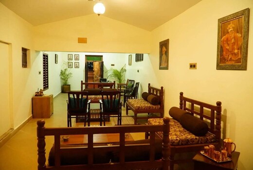 Hotel Tanjore Inn