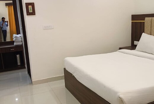 HOTEL GANGA GREENS