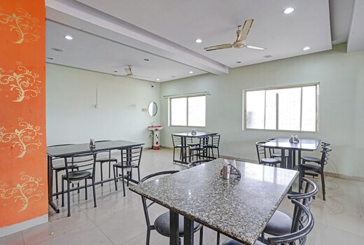 Hotel O Unicorn Rooms Near Omaxe Celebration Mall