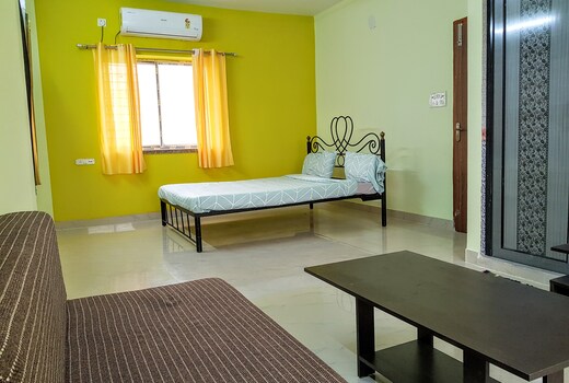Studio Apartment Newtown AAIIB