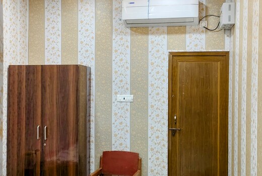 Raju Homestay | 150 Meters from Ram Janmbhoomi Temple