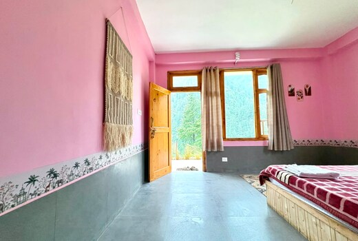 Tripodas House - Tapovan