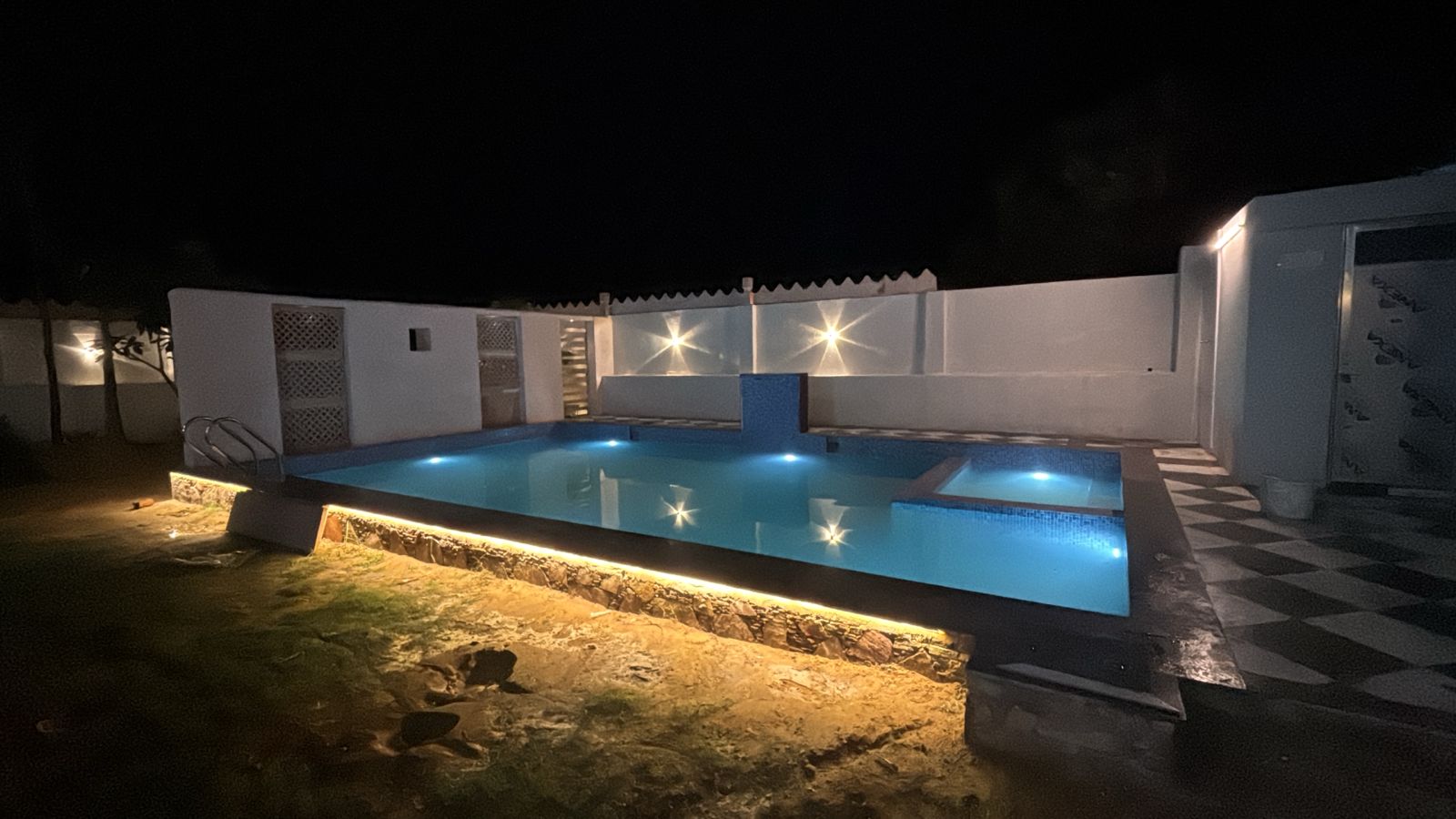 Hotel Lambodar