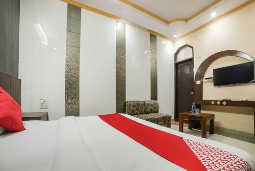 Hotel O Viraat