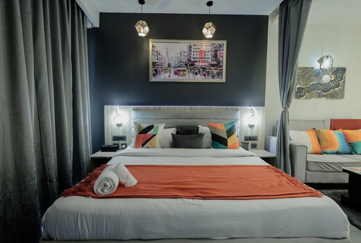 Lux Paradise by Aurum 37th Floor