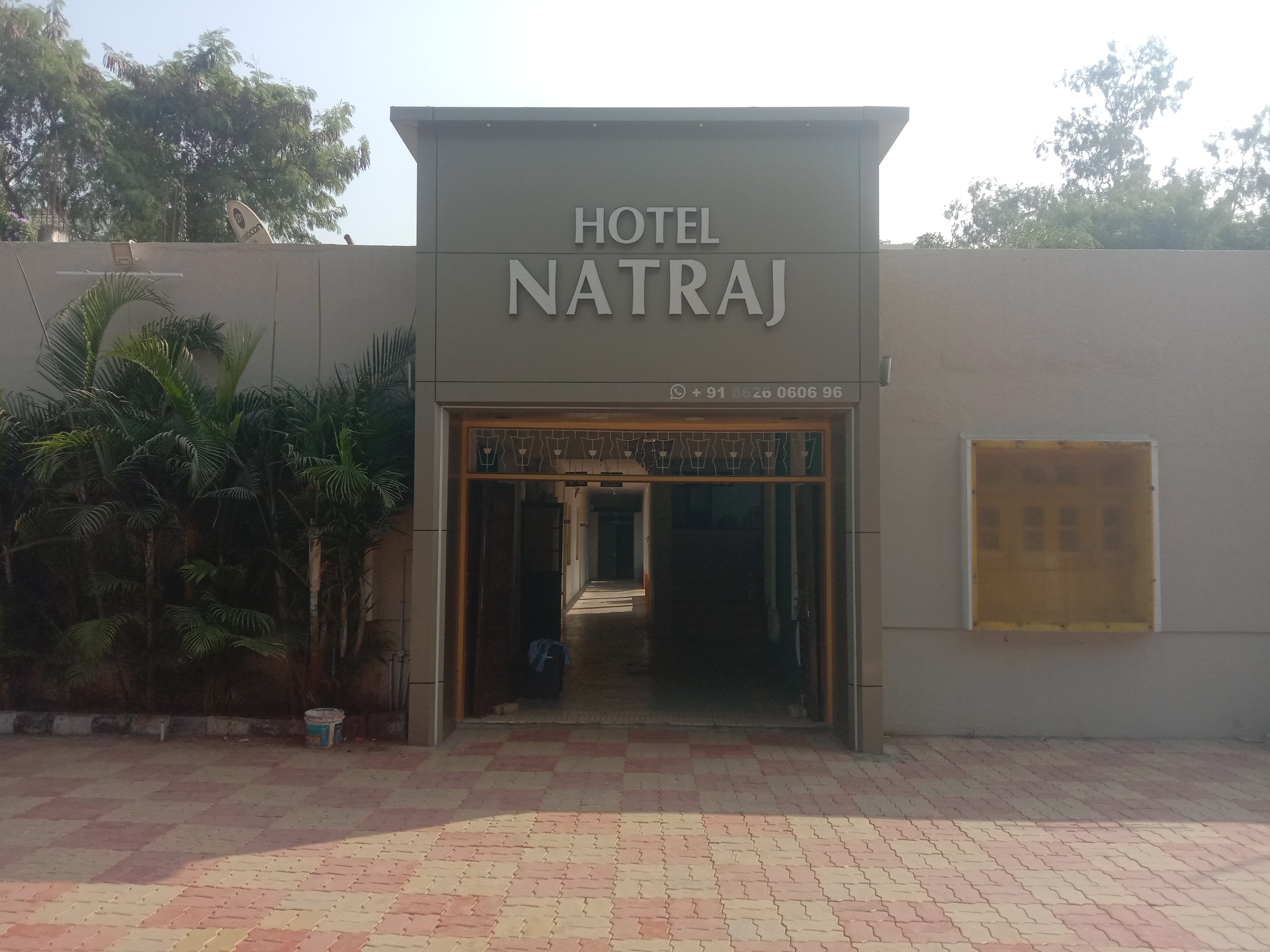 6 CR Hotel Natraj