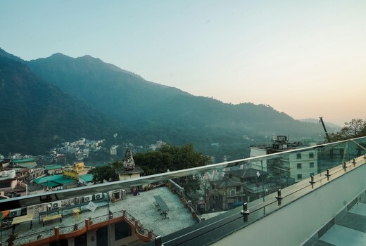 The Weekend Heights