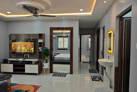 Veloura | Entire 3BHK Apartment | 10Mins From Infocity Square