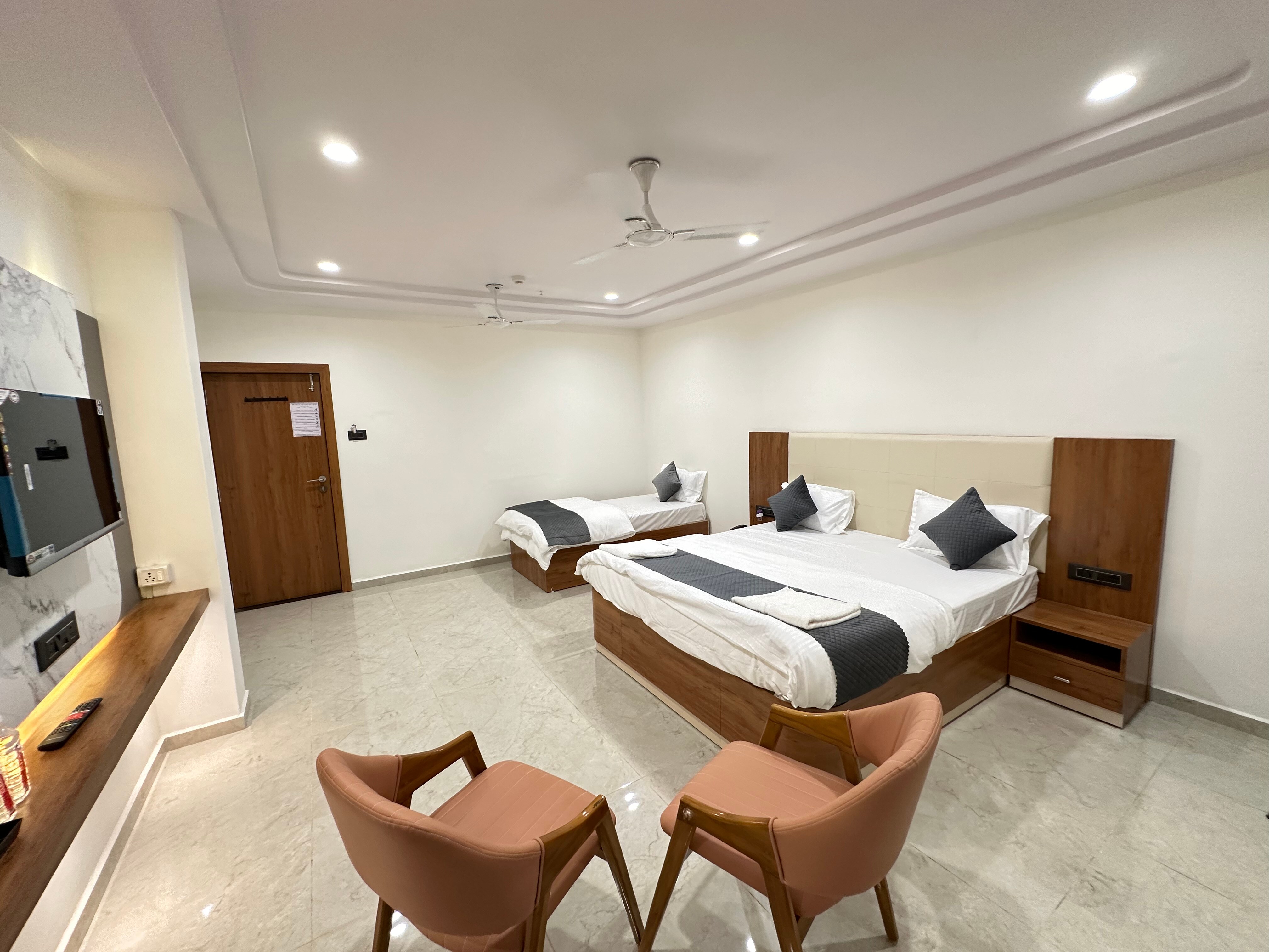 Hotel Madhav Inn