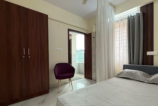 C suites Jade