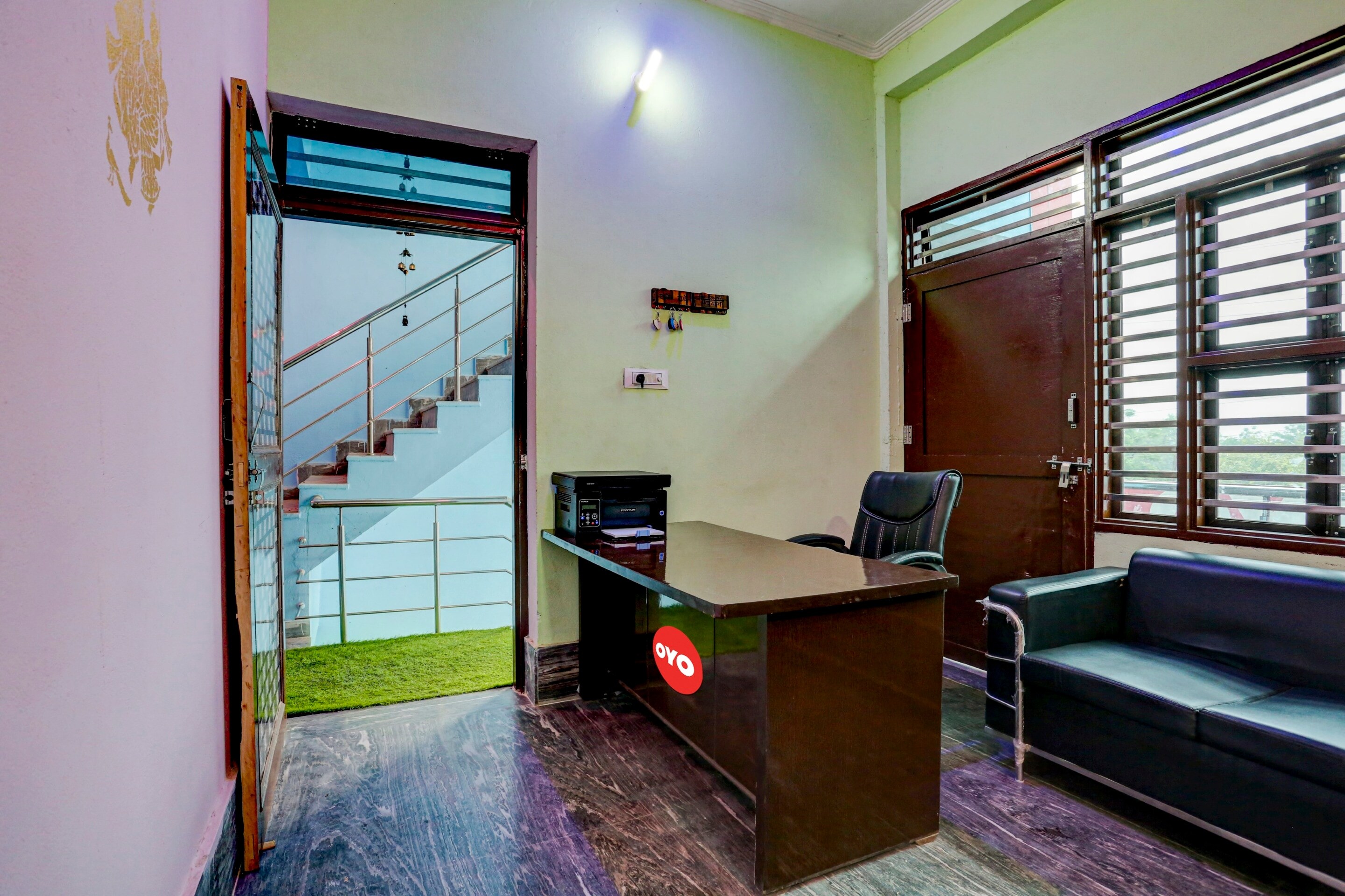 Hotel O by OYO Choudhary Residency