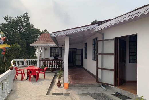 Denzong House & Restaurant