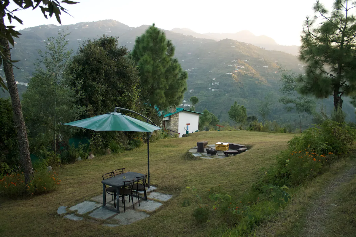 Surreal Views | Quaint Cottage in Mukteshwar