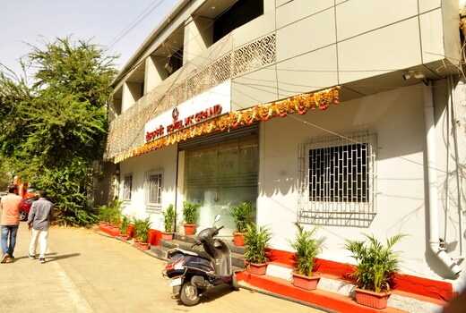 Hotel MK Grand